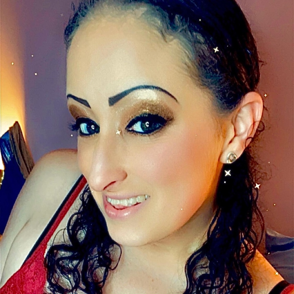 Meet your Posher, Mia